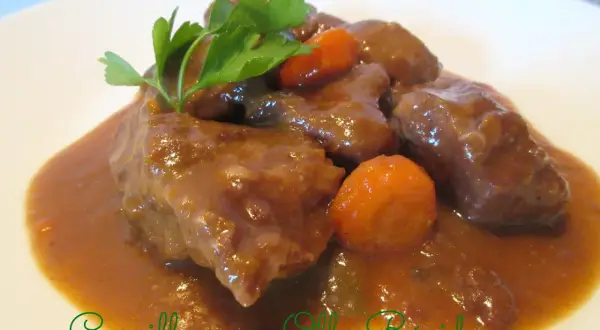 Carrilleras de cerdo en olla express, tiernas y jugosas, con zanahoria y perejil. ¡Un clásico de Arguiñano!